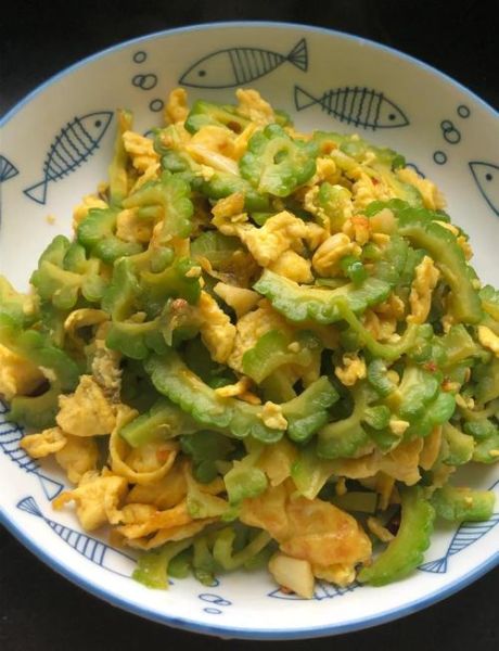 苦瓜炒蛋怎么做_苦瓜炒蛋怎么炒不苦