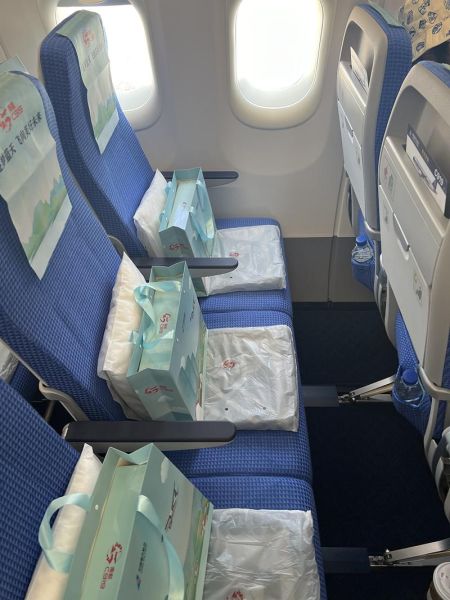 飞机上可以给手机充电吗_航班USB接口在哪