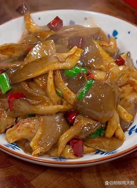 家常炒蘑菇怎么做_炒蘑菇用焯水吗