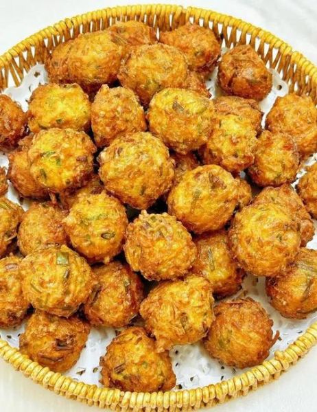 炸丸子怎么做好吃_家常炸丸子做法