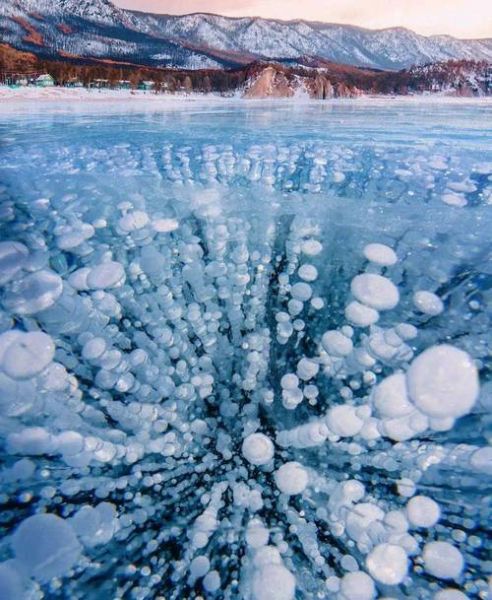 冰封的湖面多久能解冻_如何判断冰层安全厚度