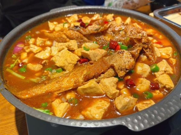 黄鱼烧豆腐怎么做_黄鱼烧豆腐的家常做法