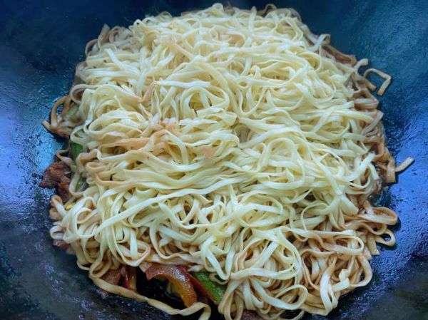 焖面怎么做_焖面用什么面条最好