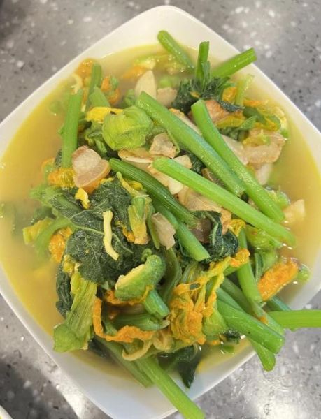 南瓜藤怎么炒好吃_南瓜藤要焯水吗