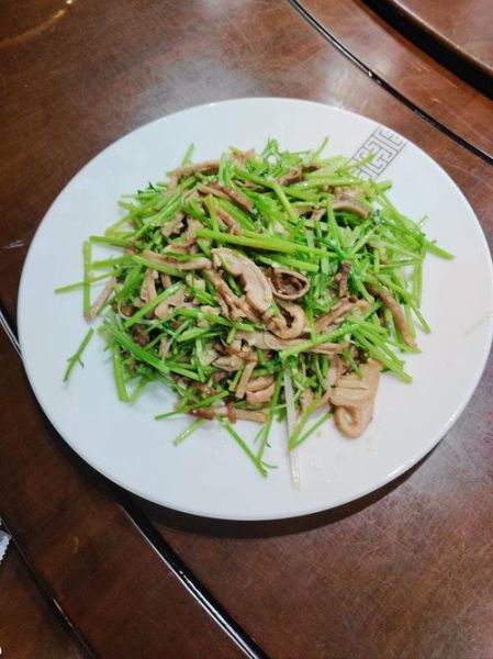 芫爆肚丝怎么做_芫爆肚丝焯水多久