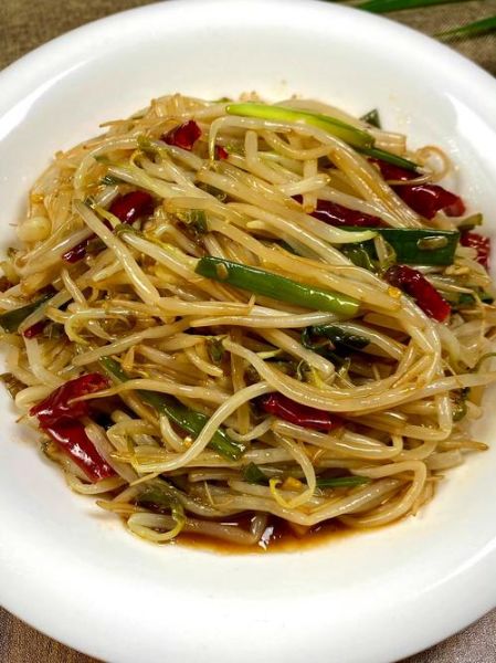 醋溜豆芽怎么炒才脆_醋溜豆芽的家常做法