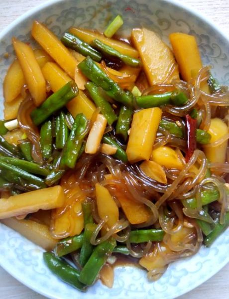 豆角烧土豆怎么做好吃_豆角烧土豆用焯水吗