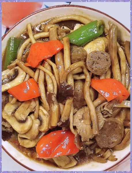 杂菇煲怎么做_杂菇煲需要焯水吗