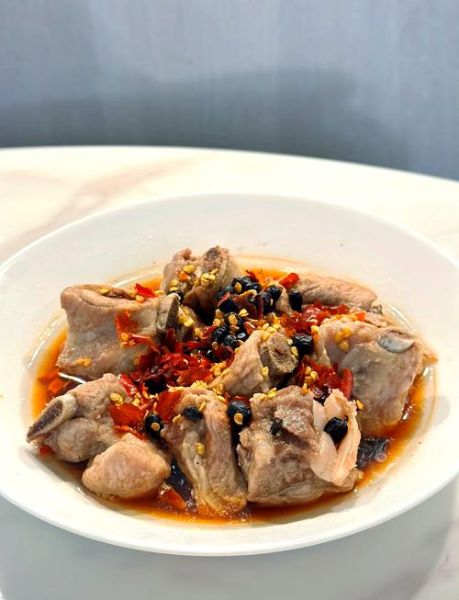广东清蒸排骨怎么做_清蒸排骨要焯水吗
