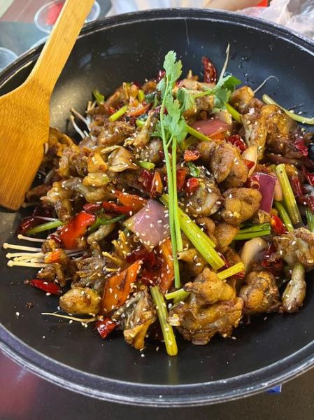 干锅牛蛙怎么做_干锅牛蛙需要焯水吗