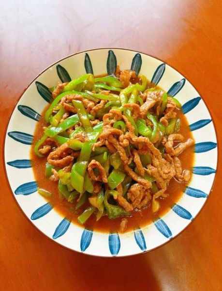 尖椒炒肉丝怎么做才嫩_尖椒炒肉丝家常做法