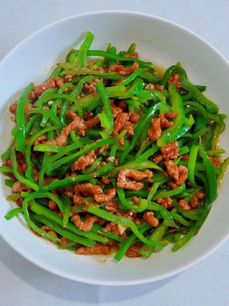 尖椒炒肉丝怎么做才嫩_尖椒炒肉丝家常做法