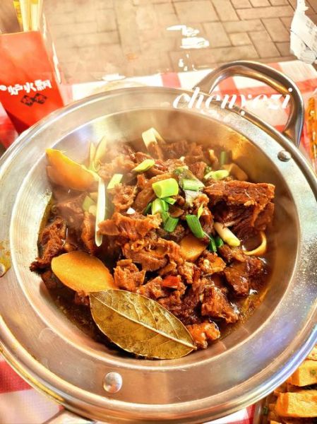 高压锅炖牛腩怎么做_牛腩炖多久才软烂