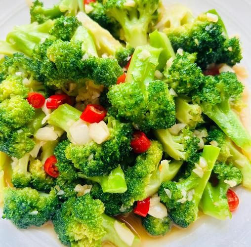 蒜蓉西兰花怎么做_蒜蓉西兰花焯水几分钟