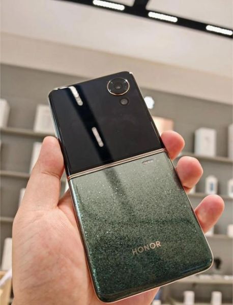 荣耀小屏手机值得买吗_荣耀小屏手机续航怎么样