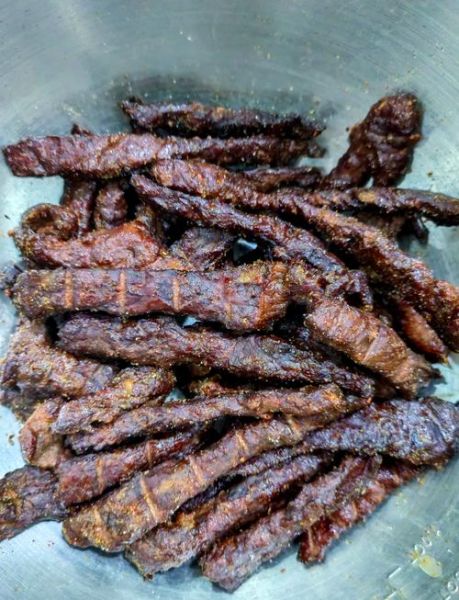 油炸牛肉干怎么做_家庭自制牛肉干技巧