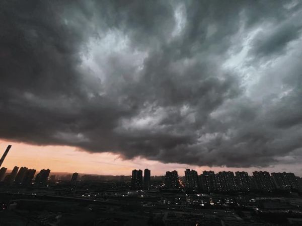 乌云是怎么形成的_乌云和雨云有什么区别