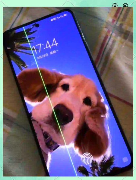 手机屏幕出现绿线怎么办_绿线会自己消失吗