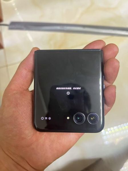 双屏手机值得买吗_双屏手机优缺点有哪些