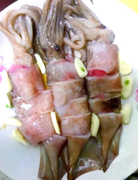 清蒸鱿鱼怎么做_清蒸鱿鱼需要蒸多久