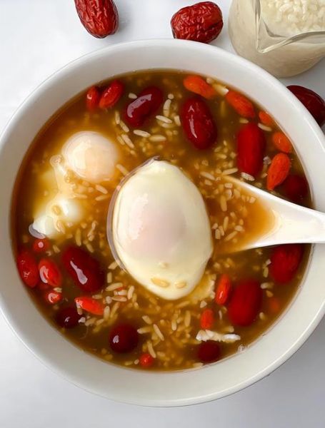 醪糟鸡蛋汤的做法_醪糟鸡蛋汤怎么做好吃