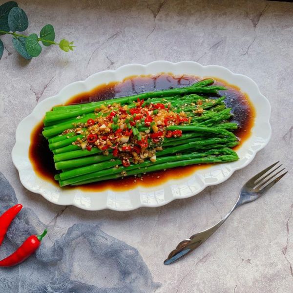 芦笋怎么炒好吃_芦笋焯水几分钟才脆绿