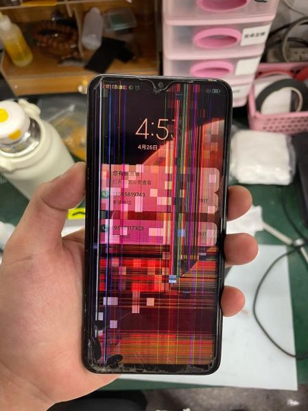 手机花屏了怎么修复_手机花屏原因及解决方法