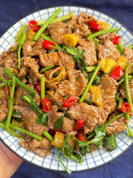 香菜炒牛肉怎么做_牛肉怎么炒才嫩滑