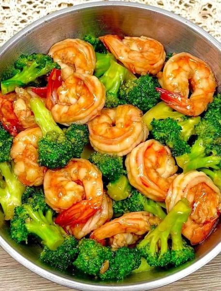 西兰花炒虾仁怎么做_西兰花炒虾仁焯水几分钟