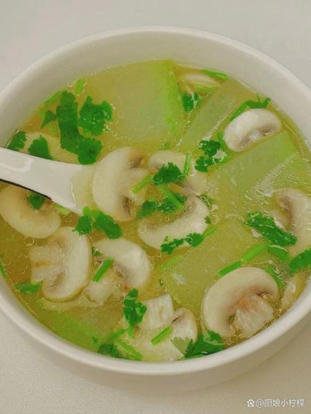 冬瓜蘑菇汤怎么做好喝_冬瓜蘑菇汤的家常做法