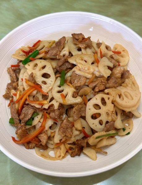 藕片炒肉怎么做_藕片炒肉先炒藕还是先炒肉