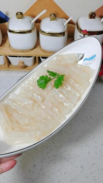 肉皮冻怎么做_家常肉皮冻的做法窍门