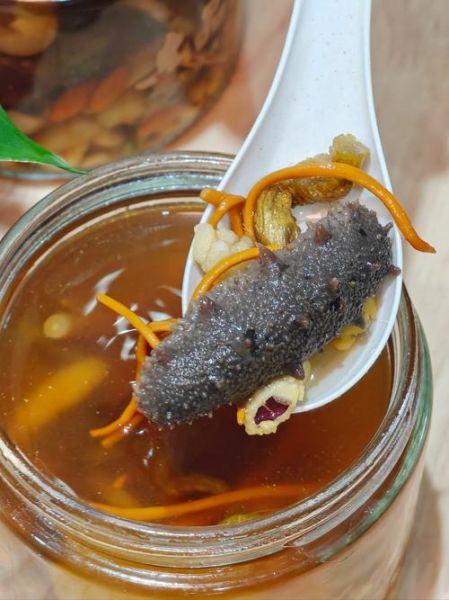 红烧海参怎么做_海参焯水还是直接炖