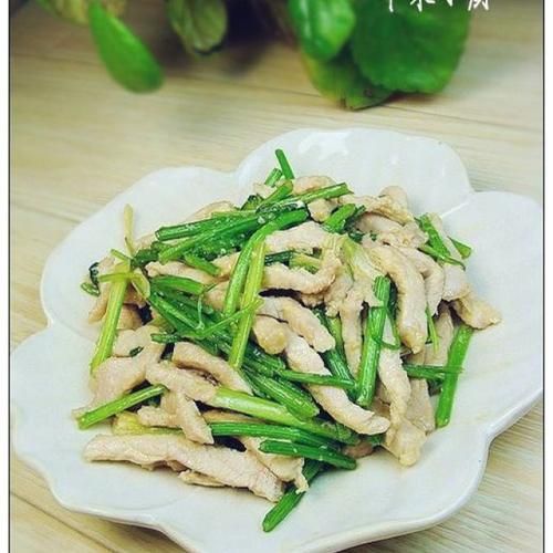 香菜炒肉丝怎么做_香菜炒肉丝的家常做法