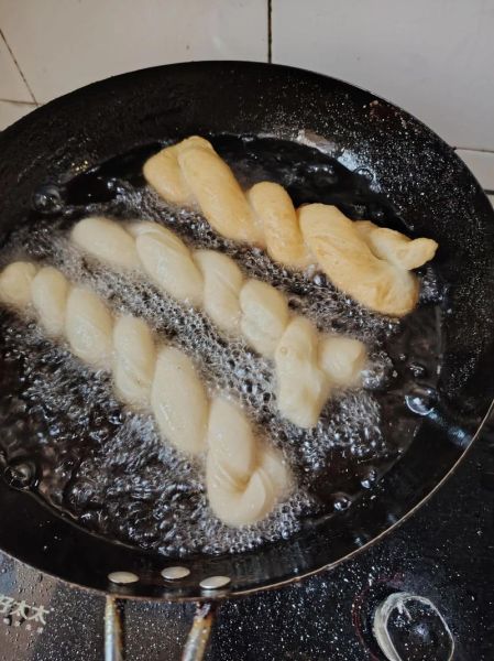 泡打粉油条怎么做_泡打粉油条配方比例