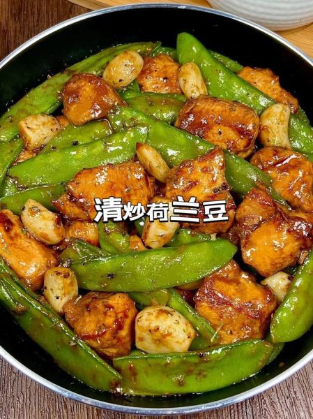 清炒荷兰豆怎么炒才翠绿_清炒荷兰豆焯水几分钟