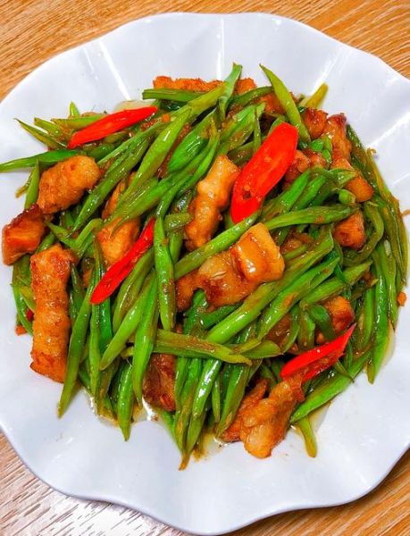 四季豆炒肉怎么炒才脆_四季豆炒肉用焯水吗