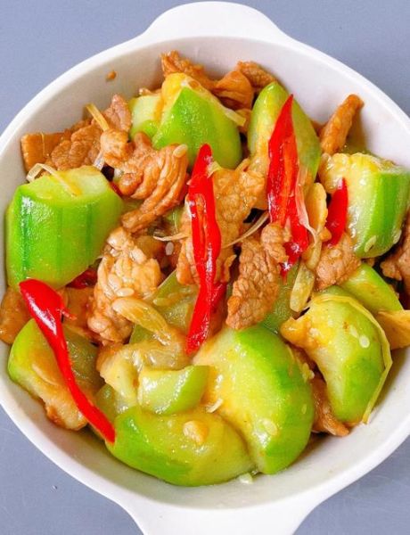 丝瓜炒肉怎么炒好吃_丝瓜炒肉家常做法