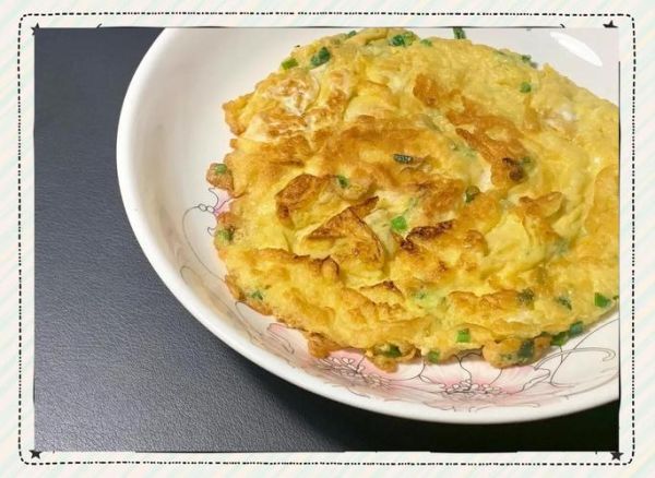 葱花煎蛋怎么做_葱花煎蛋几分钟熟