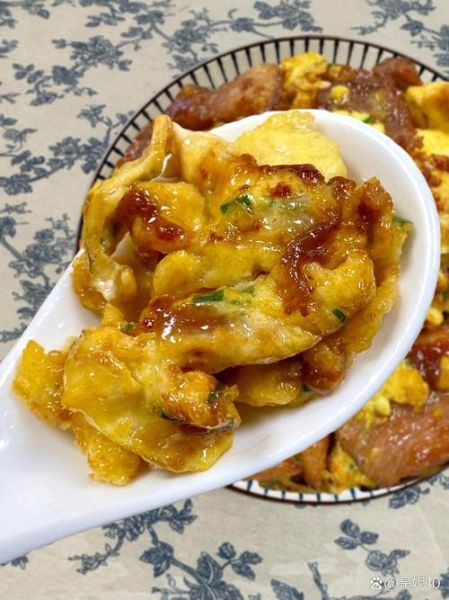 葱花煎蛋怎么做_葱花煎蛋几分钟熟