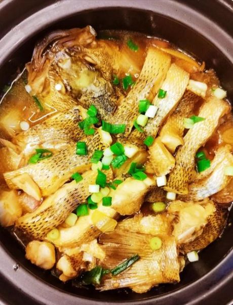 炖鲈鱼的家常做法_鲈鱼怎么炖才鲜嫩不腥