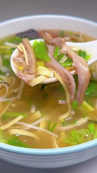 酸辣肚丝汤怎么做好吃_酸辣肚丝汤的家常做法