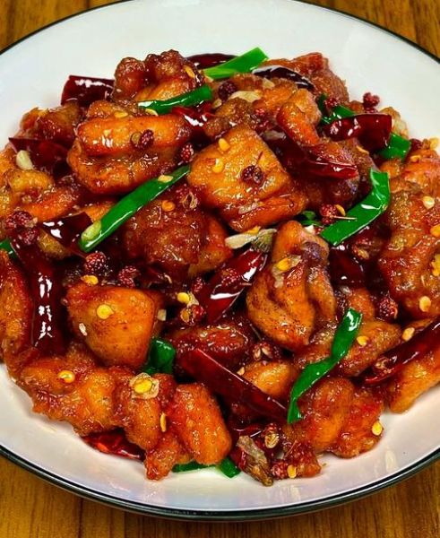 炒辣子鸡怎么做才嫩_家常辣子鸡丁做法