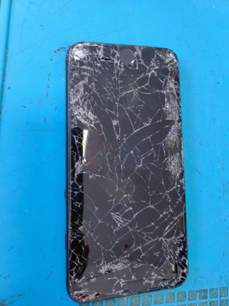 手机后屏玻璃碎了怎么办_维修费用要多少