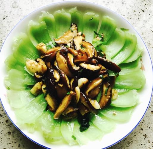 蚝油香菇青菜怎么做_蚝油香菇青菜用焯水吗