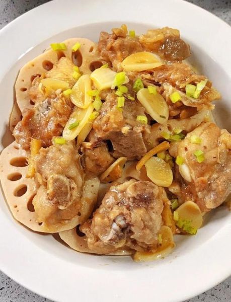 莲藕怎么炒好吃_莲藕排骨汤的做法