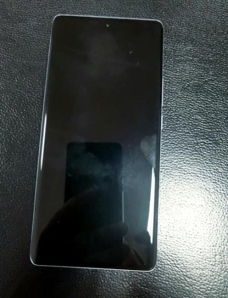 手机突然黑屏怎么办_手机黑屏无法开机