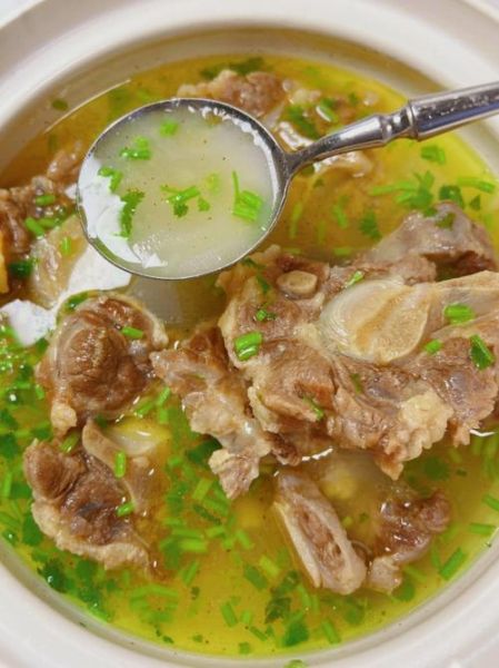 牛尾汤怎么炖好喝_牛尾汤需要焯水吗