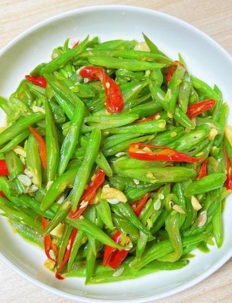 炒四季豆怎么炒才脆_四季豆要不要焯水