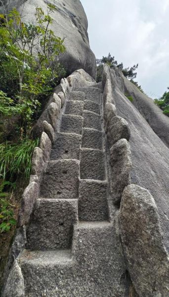 天都峰有多高_天都峰值得去吗